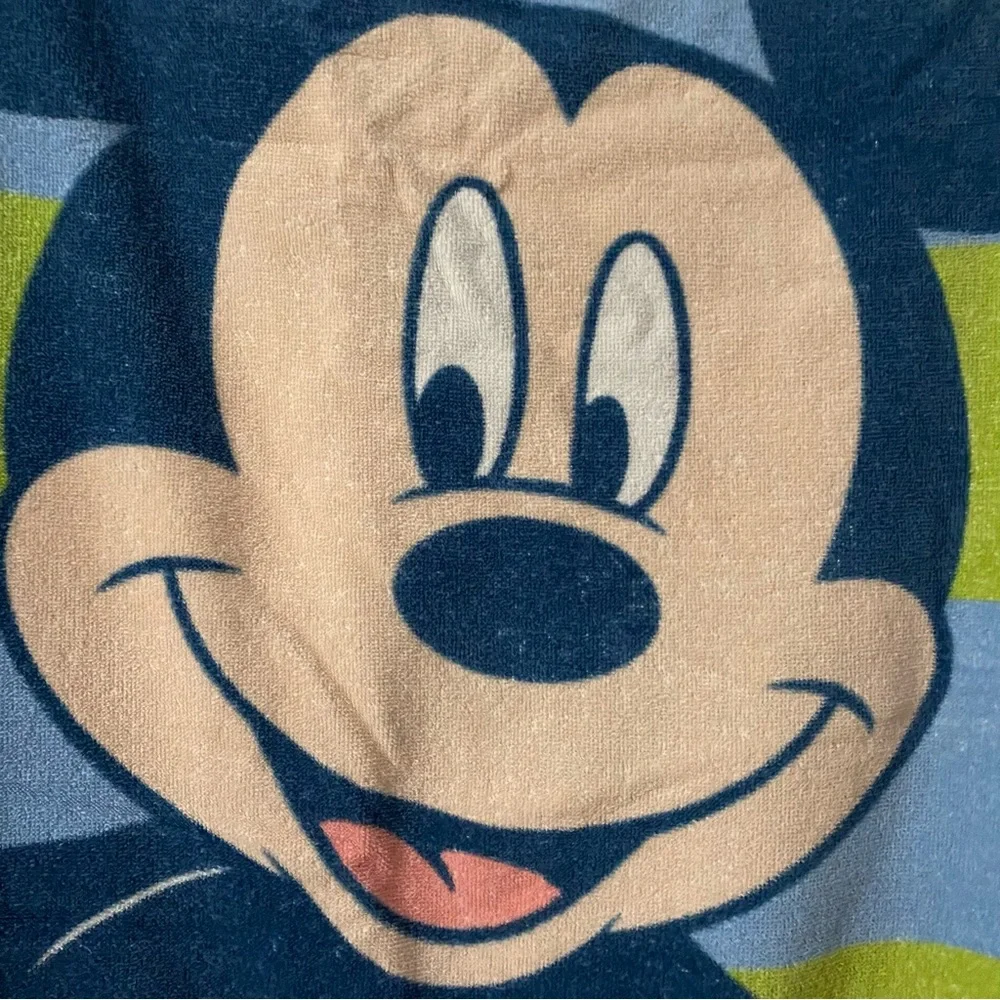 disney green and blue classic mickey mouse towel EUC